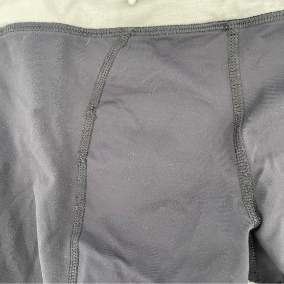 LULULEMON Women’s Inspire Crop II Gray Heathered Coal Lila Stripe size: 6 - Picture 6 of 13